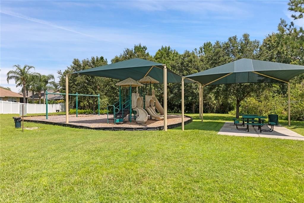 合同活跃: $739,500 (4 贝兹, 3 浴室, 3037 平方英尺)