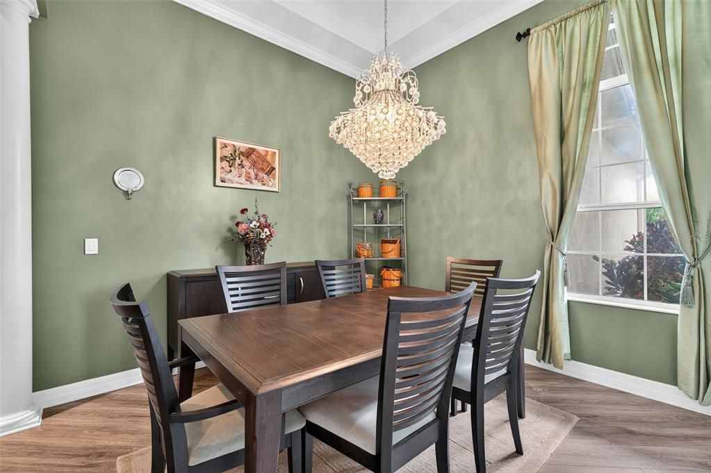 合同活跃: $739,500 (4 贝兹, 3 浴室, 3037 平方英尺)