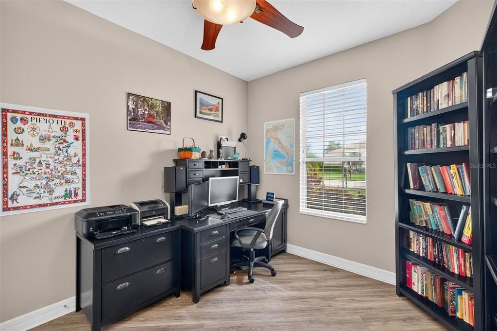 合同活跃: $739,500 (4 贝兹, 3 浴室, 3037 平方英尺)