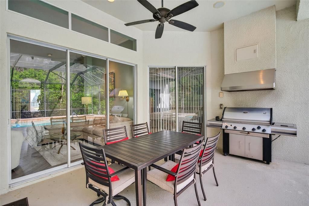 合同活跃: $739,500 (4 贝兹, 3 浴室, 3037 平方英尺)