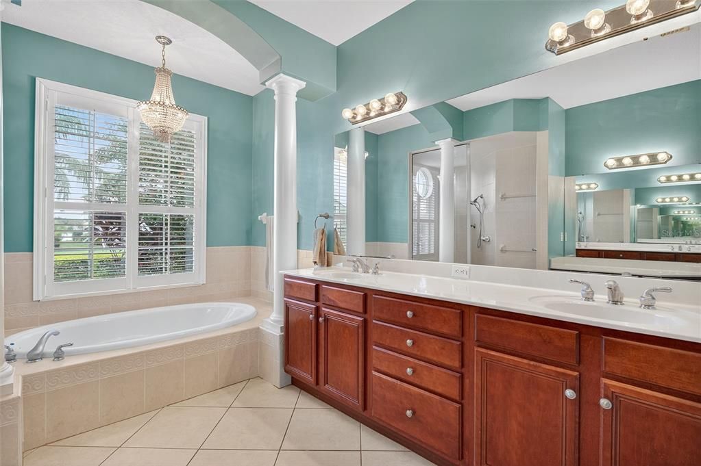 合同活跃: $739,500 (4 贝兹, 3 浴室, 3037 平方英尺)