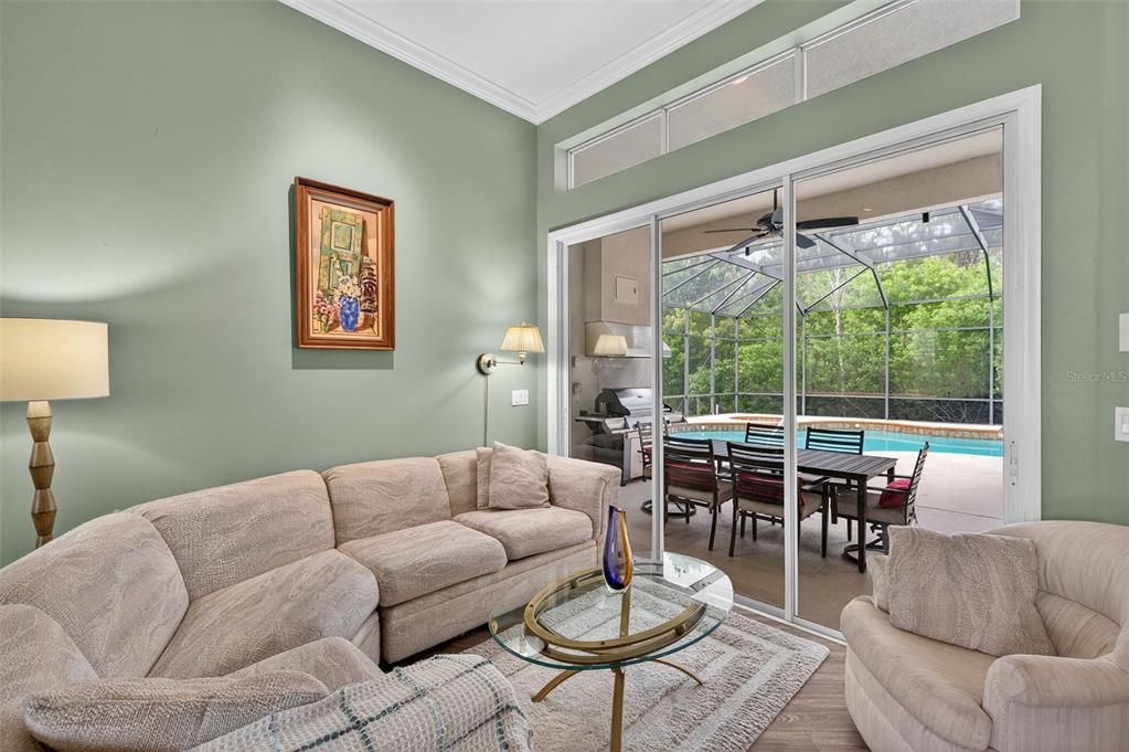 合同活跃: $739,500 (4 贝兹, 3 浴室, 3037 平方英尺)