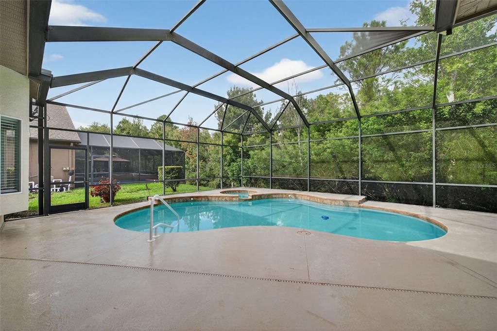 合同活跃: $739,500 (4 贝兹, 3 浴室, 3037 平方英尺)