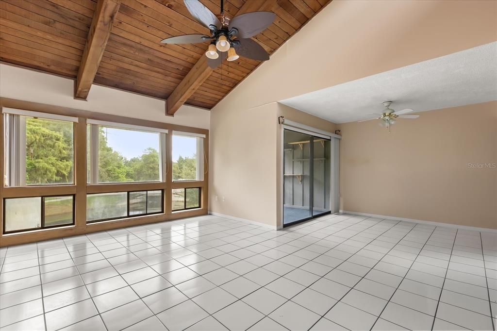 Activo con contrato: $154,999 (2 camas, 2 baños, 1139 Pies cuadrados)