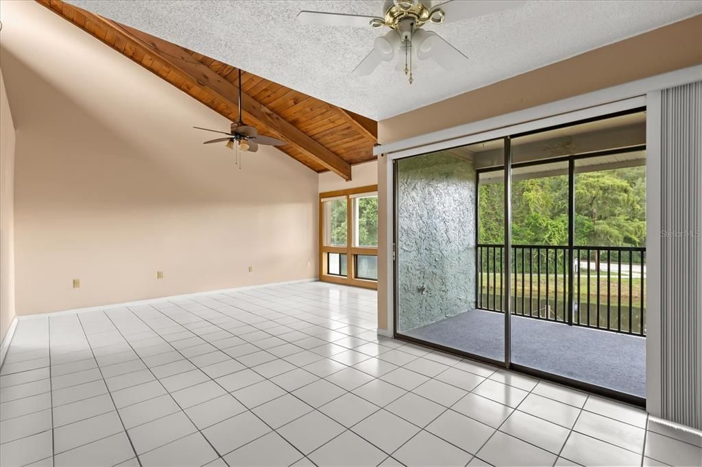 Activo con contrato: $154,999 (2 camas, 2 baños, 1139 Pies cuadrados)