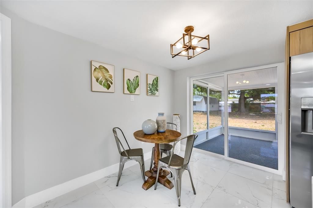 Activo con contrato: $375,000 (3 camas, 2 baños, 1280 Pies cuadrados)