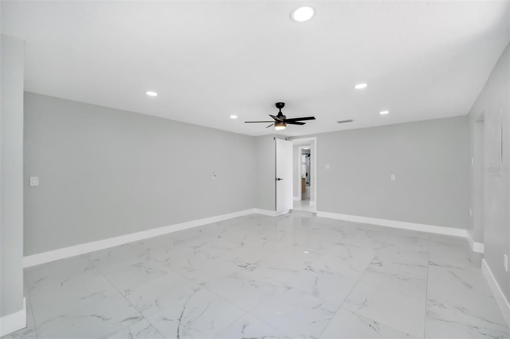 Activo con contrato: $375,000 (3 camas, 2 baños, 1280 Pies cuadrados)