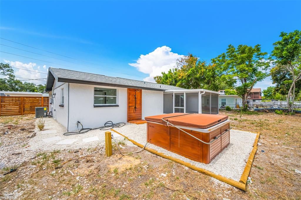 Activo con contrato: $375,000 (3 camas, 2 baños, 1280 Pies cuadrados)