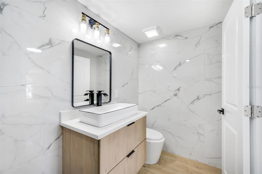 Activo con contrato: $375,000 (3 camas, 2 baños, 1280 Pies cuadrados)