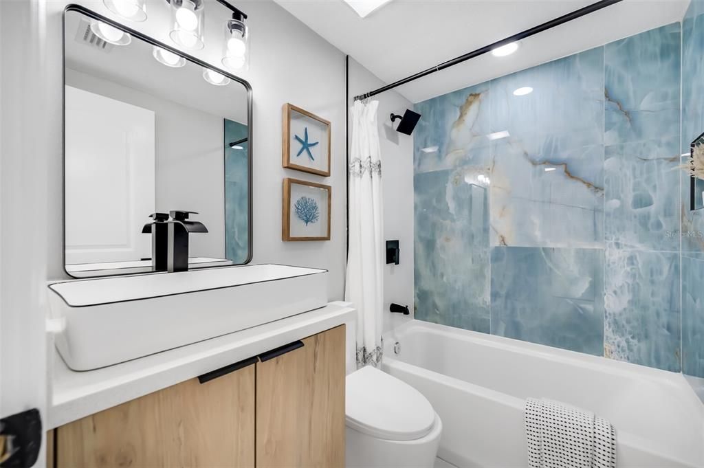 Activo con contrato: $375,000 (3 camas, 2 baños, 1280 Pies cuadrados)