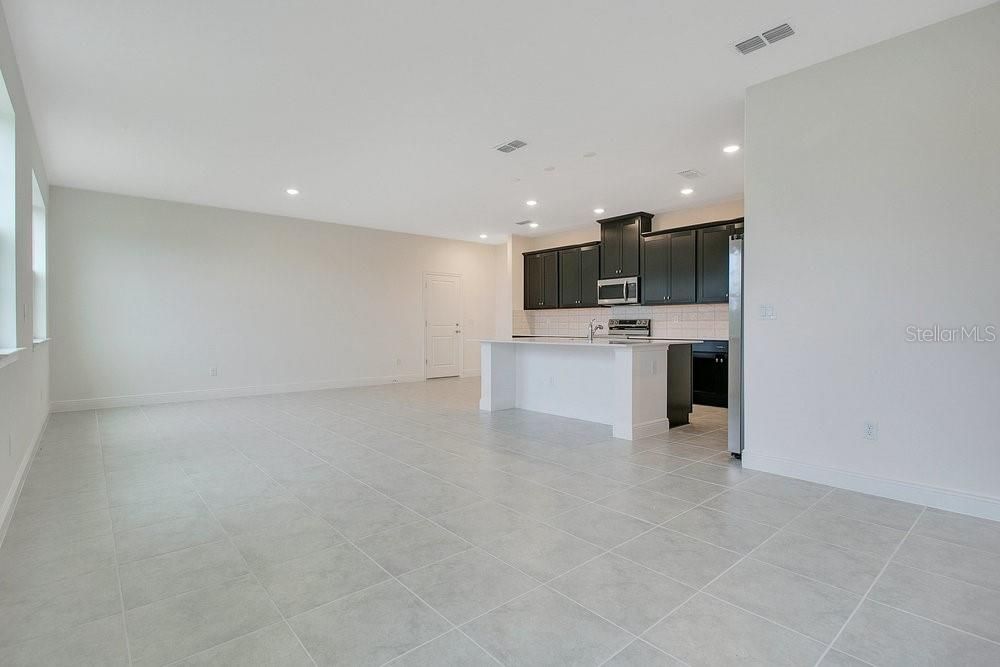 For Sale: $364,900 (4 beds, 2 baths, 2170 Square Feet)