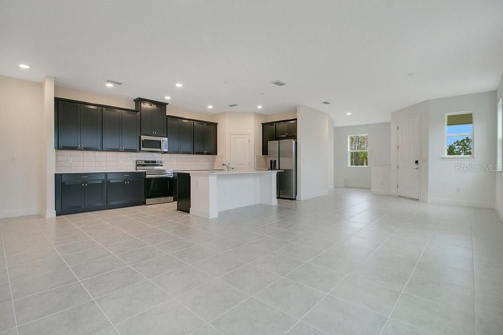 For Sale: $364,900 (4 beds, 2 baths, 2170 Square Feet)