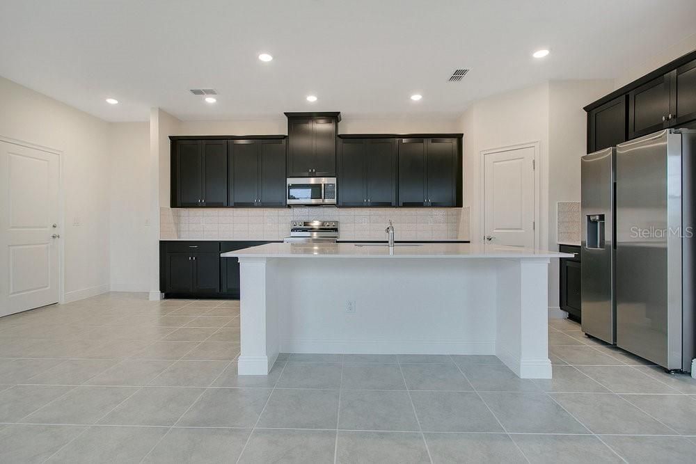 For Sale: $364,900 (4 beds, 2 baths, 2170 Square Feet)