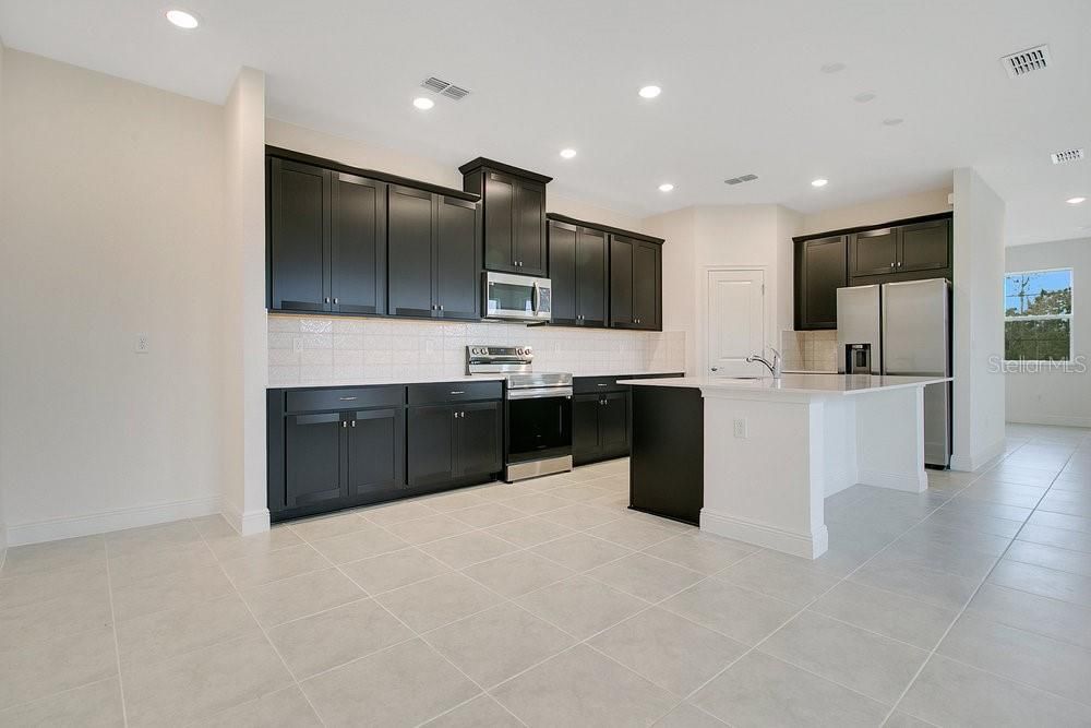 For Sale: $364,900 (4 beds, 2 baths, 2170 Square Feet)