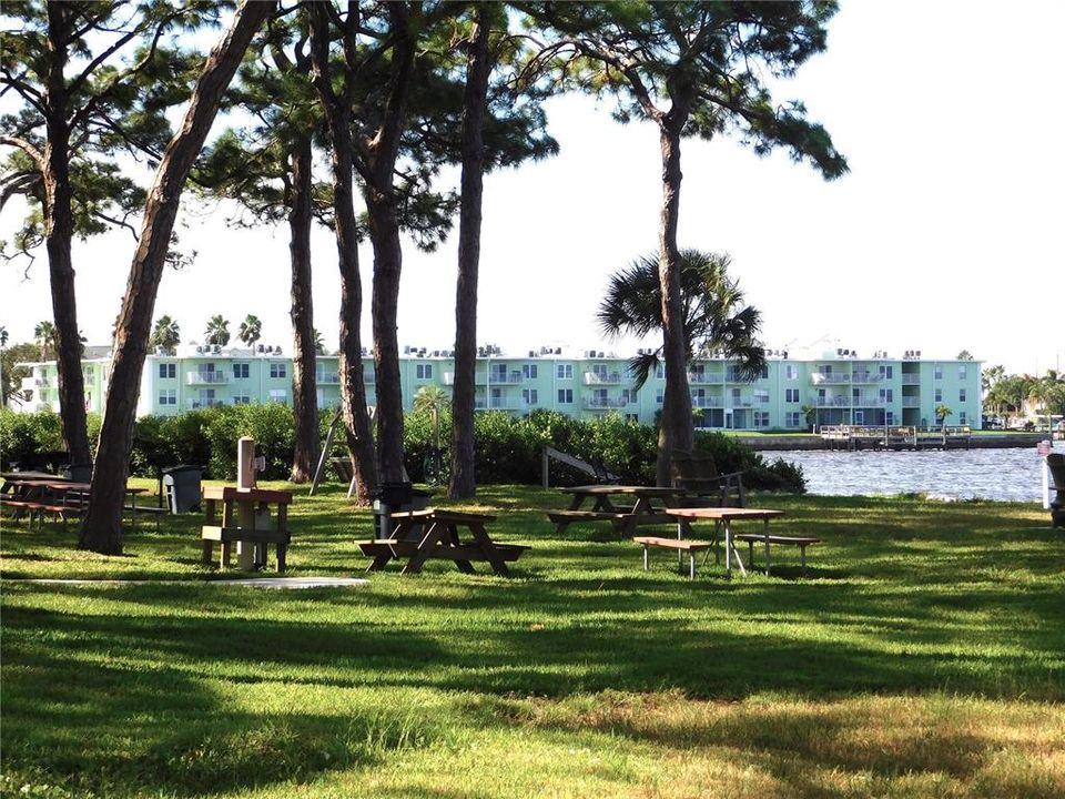 For Sale: $269,900 (2 beds, 2 baths, 1130 Square Feet)