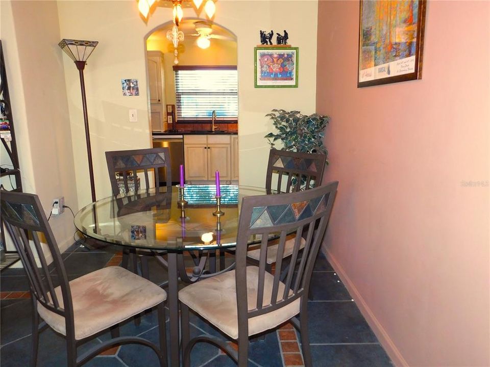 For Sale: $269,900 (2 beds, 2 baths, 1130 Square Feet)