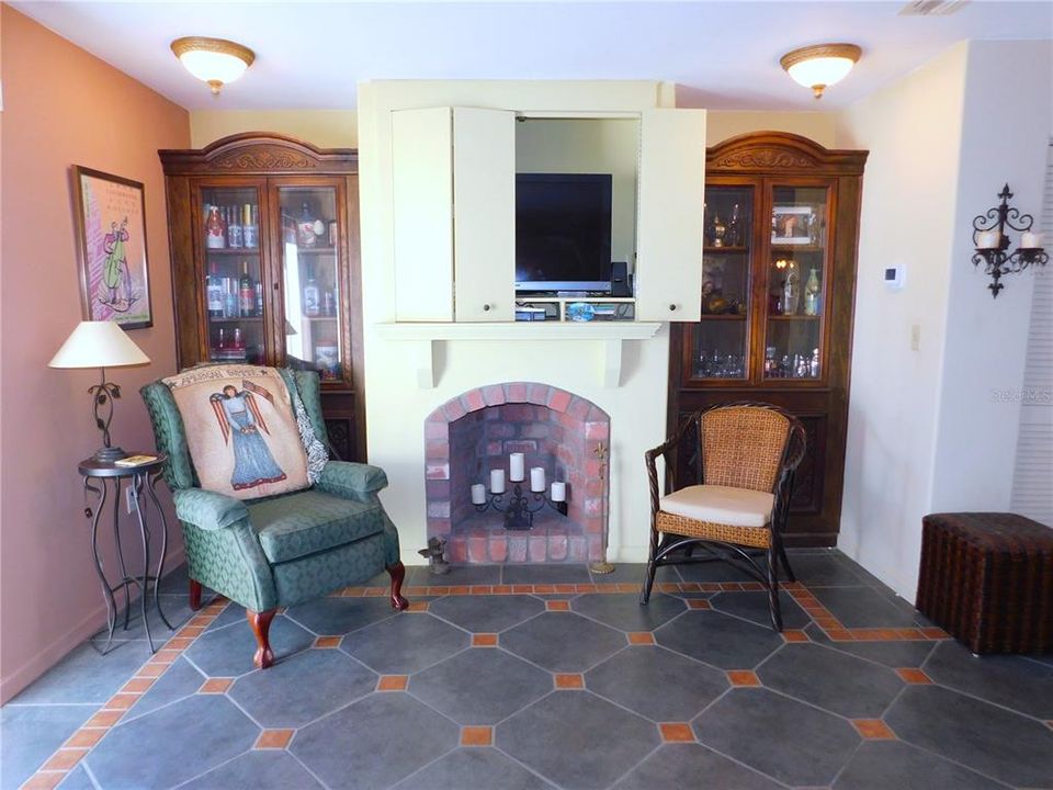 For Sale: $269,900 (2 beds, 2 baths, 1130 Square Feet)