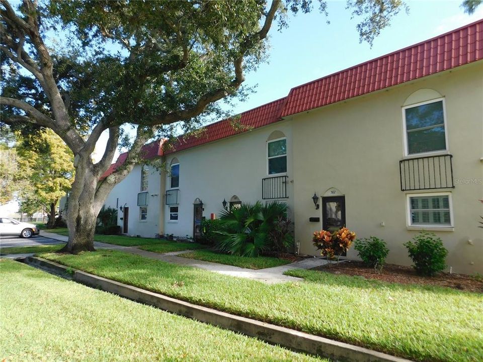 For Sale: $269,900 (2 beds, 2 baths, 1130 Square Feet)