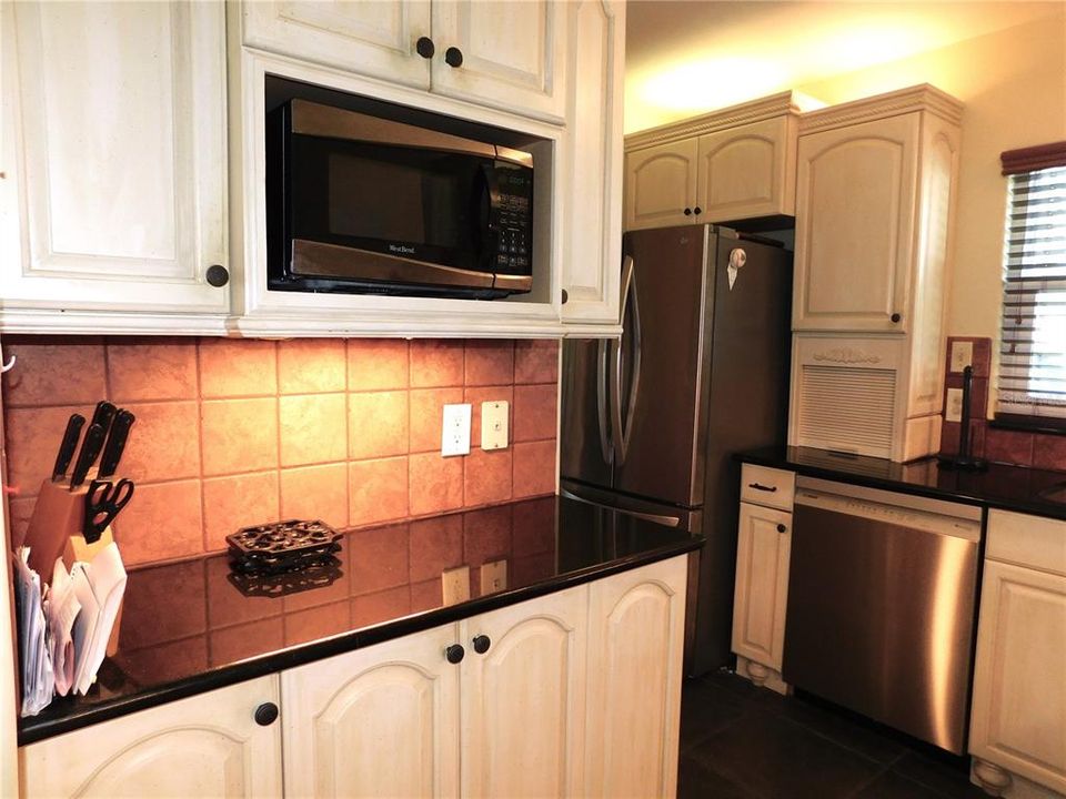 For Sale: $269,900 (2 beds, 2 baths, 1130 Square Feet)