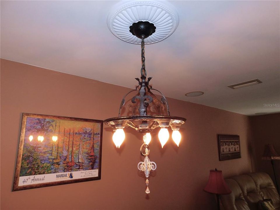 For Sale: $269,900 (2 beds, 2 baths, 1130 Square Feet)