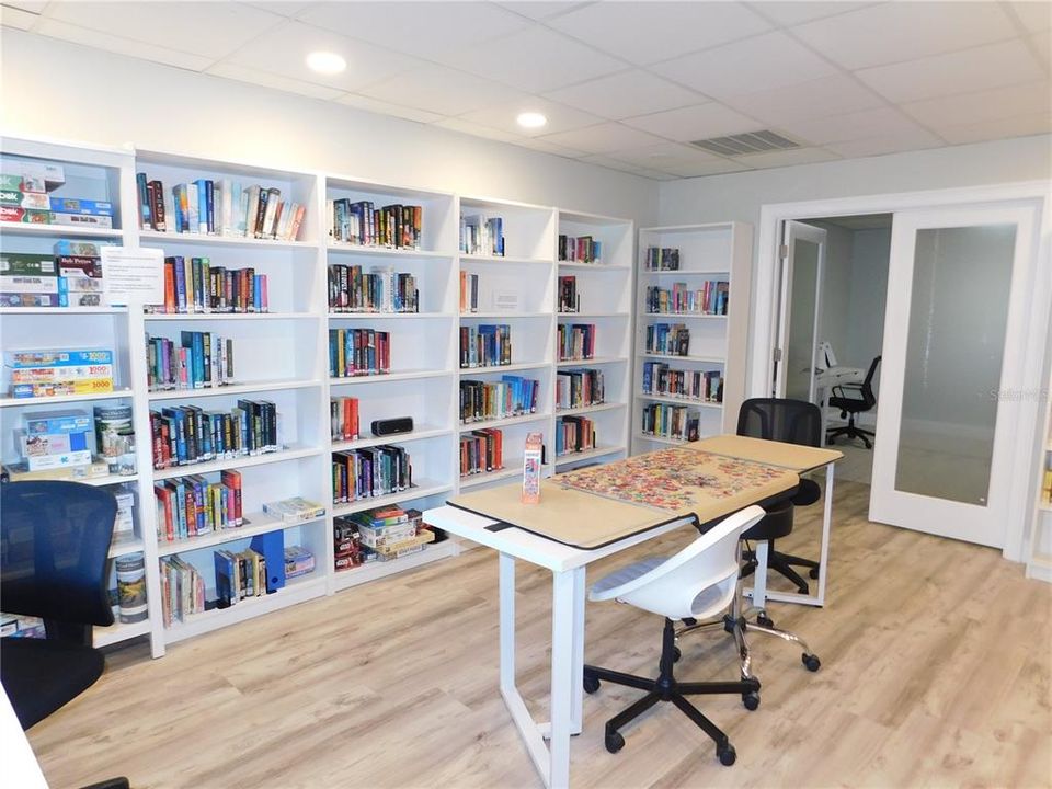 For Sale: $269,900 (2 beds, 2 baths, 1130 Square Feet)