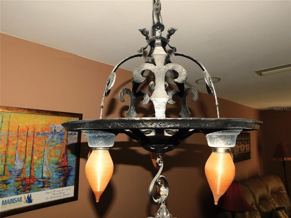 For Sale: $269,900 (2 beds, 2 baths, 1130 Square Feet)