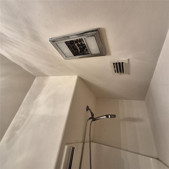 For Sale: $269,900 (2 beds, 2 baths, 1130 Square Feet)