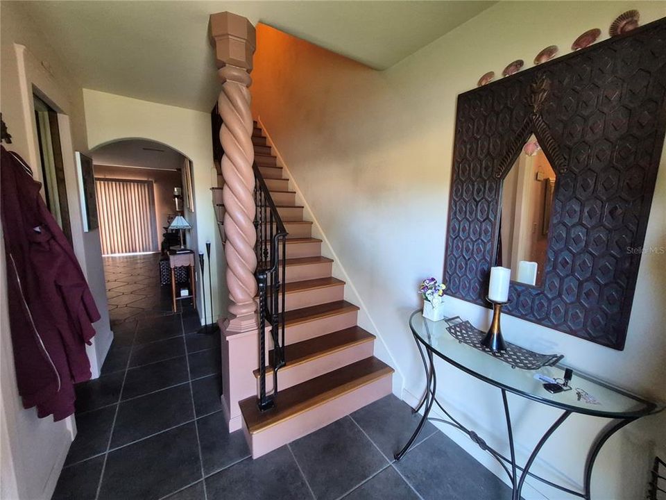 For Sale: $269,900 (2 beds, 2 baths, 1130 Square Feet)