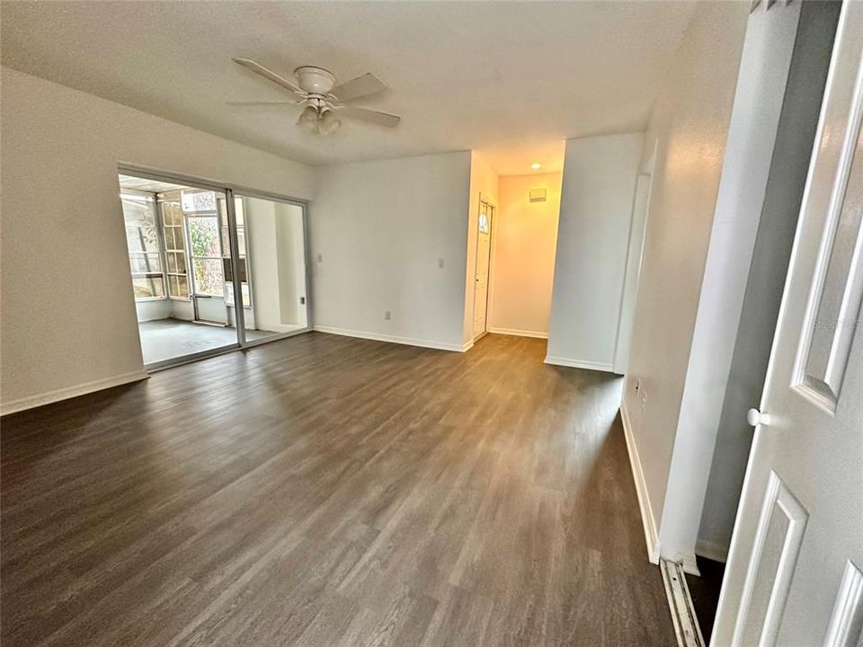 En Venta: $405,000 (4 camas, 0 baños, 1621 Pies cuadrados)