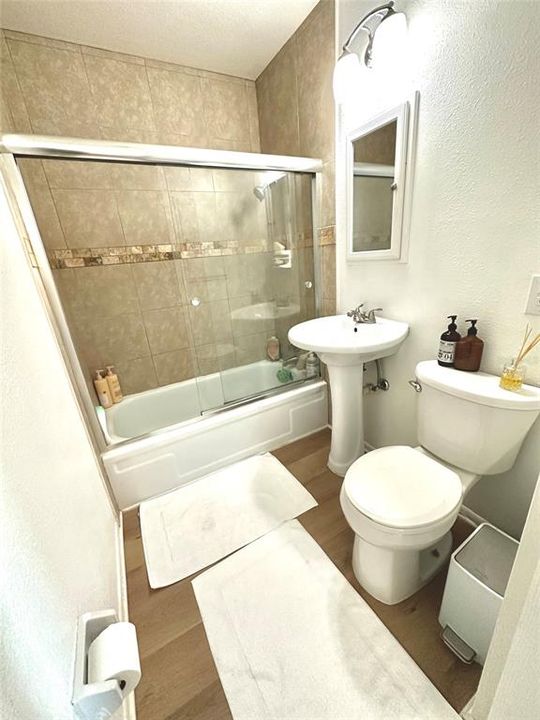 En Venta: $405,000 (4 camas, 0 baños, 1621 Pies cuadrados)