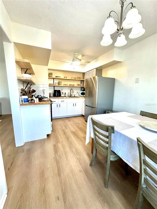 En Venta: $405,000 (4 camas, 0 baños, 1621 Pies cuadrados)