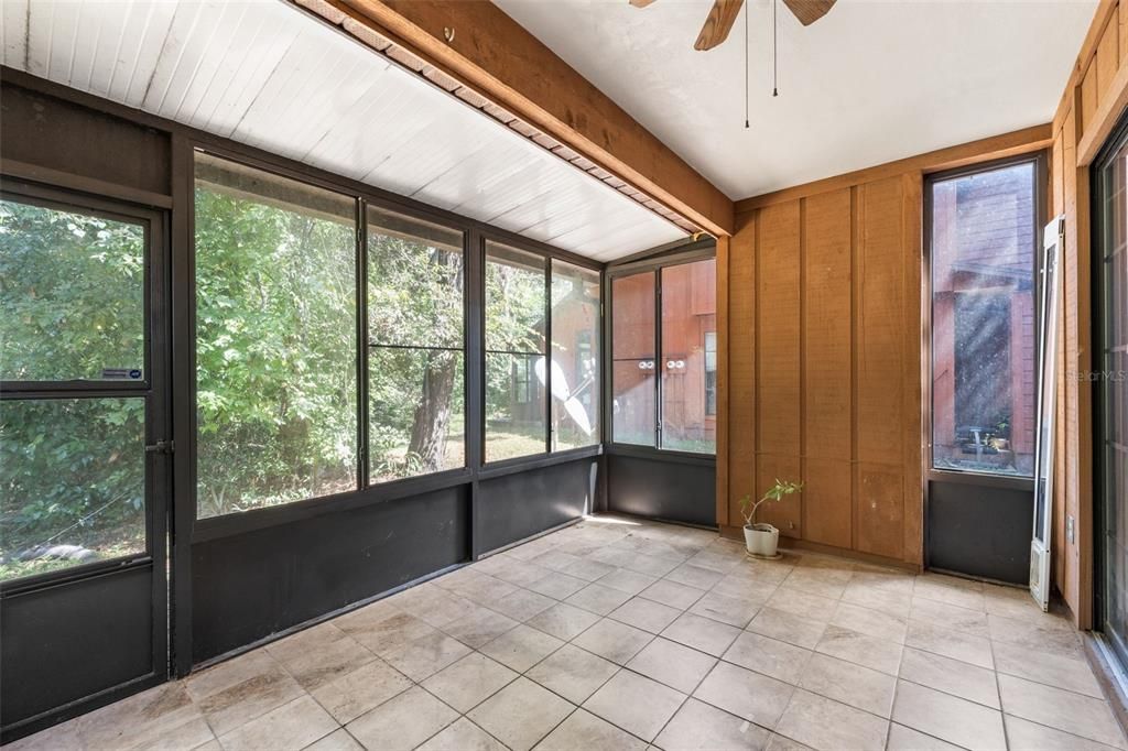 En Venta: $198,000 (2 camas, 2 baños, 1106 Pies cuadrados)