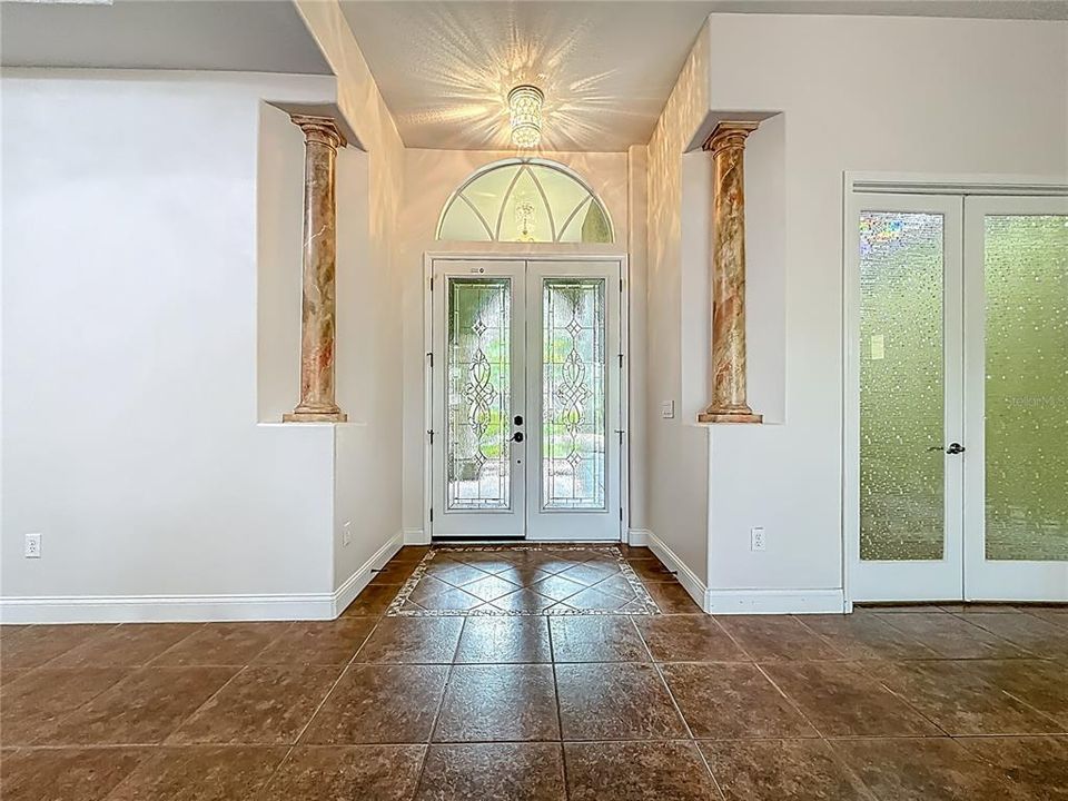 En Renta: $3,150 (4 camas, 3 baños, 2835 Pies cuadrados)