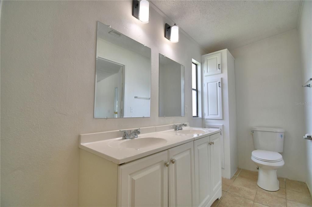 For Sale: $195,000 (3 beds, 2 baths, 1624 Square Feet)