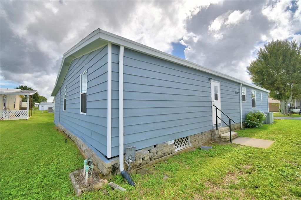 For Sale: $195,000 (3 beds, 2 baths, 1624 Square Feet)