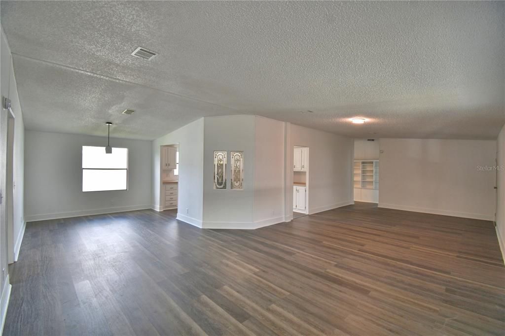 For Sale: $195,000 (3 beds, 2 baths, 1624 Square Feet)