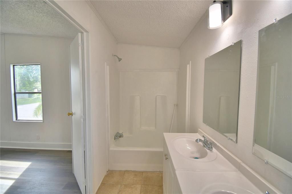 For Sale: $195,000 (3 beds, 2 baths, 1624 Square Feet)