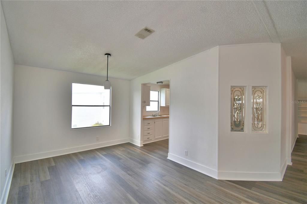 For Sale: $195,000 (3 beds, 2 baths, 1624 Square Feet)