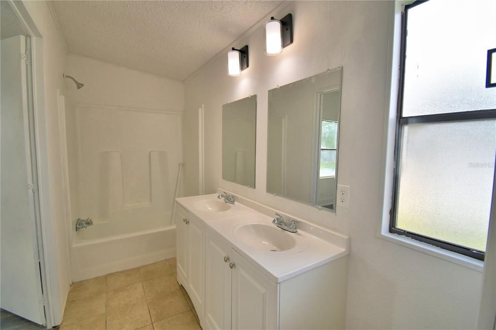 For Sale: $195,000 (3 beds, 2 baths, 1624 Square Feet)