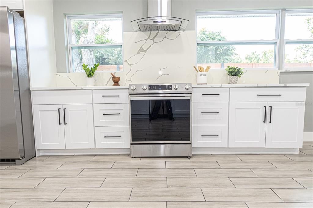 Active With Contract: $449,900 (3 beds, 2 baths, 1944 Square Feet)