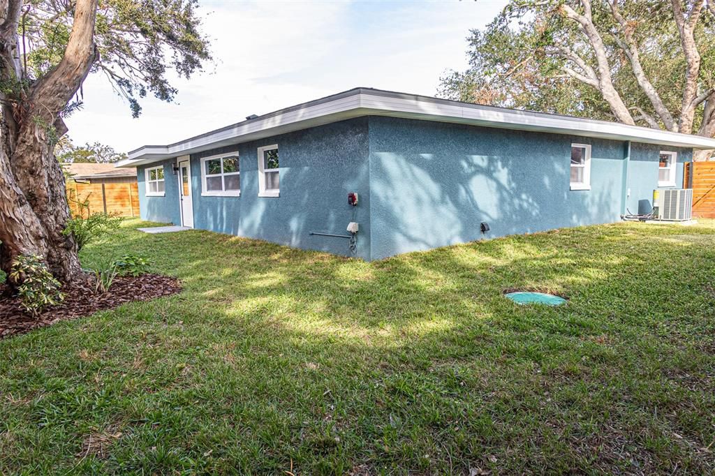 Active With Contract: $449,900 (3 beds, 2 baths, 1944 Square Feet)
