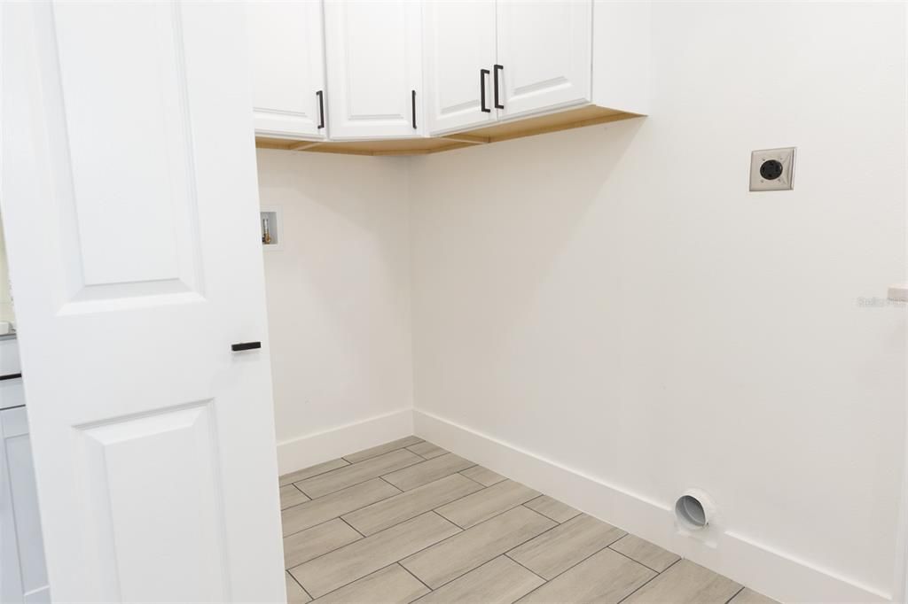 Active With Contract: $449,900 (3 beds, 2 baths, 1944 Square Feet)