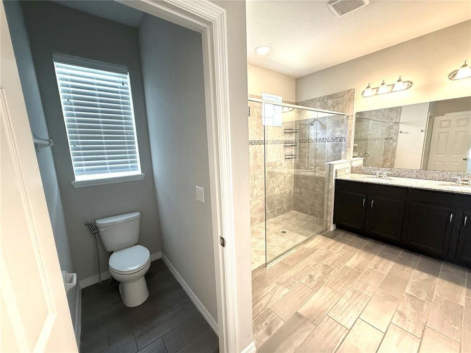 Activo con contrato: $635,000 (4 camas, 3 baños, 2224 Pies cuadrados)