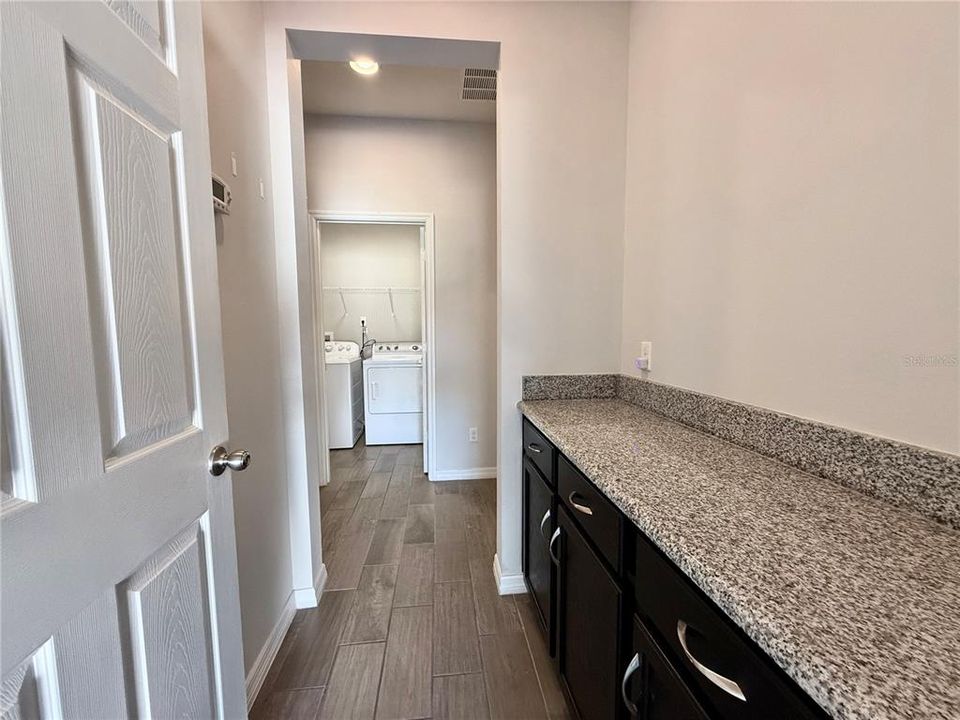 Activo con contrato: $635,000 (4 camas, 3 baños, 2224 Pies cuadrados)