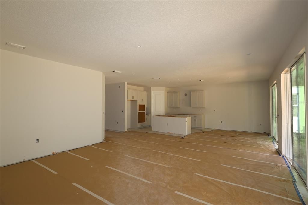 Active With Contract: $561,990 (3 beds, 2 baths, 2167 Square Feet)