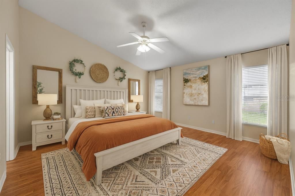 合同活跃: $465,000 (4 贝兹, 2 浴室, 1847 平方英尺)