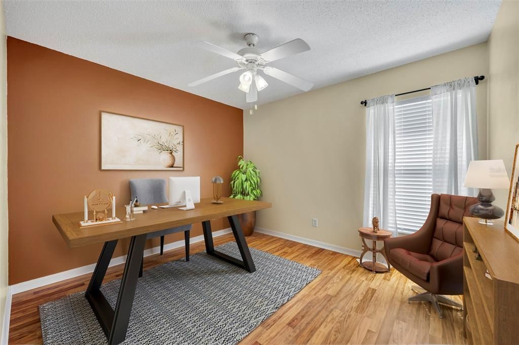 合同活跃: $465,000 (4 贝兹, 2 浴室, 1847 平方英尺)