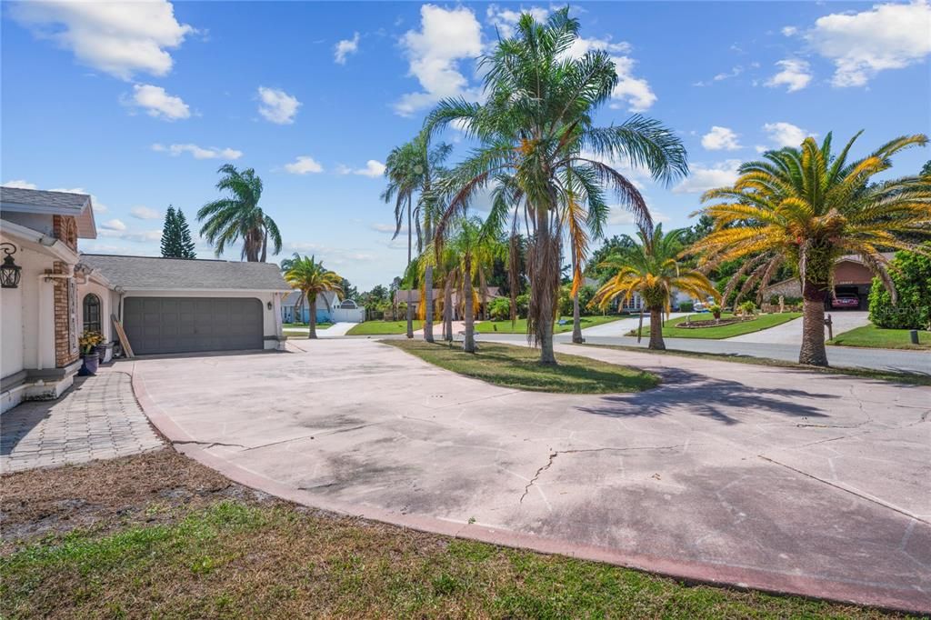 Под контрактом: $415,000 (3 спален, 3 ванн, 2052 Квадратных фут)