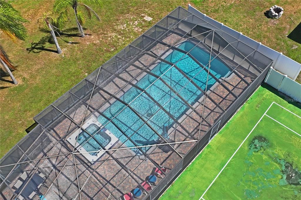 Под контрактом: $415,000 (3 спален, 3 ванн, 2052 Квадратных фут)