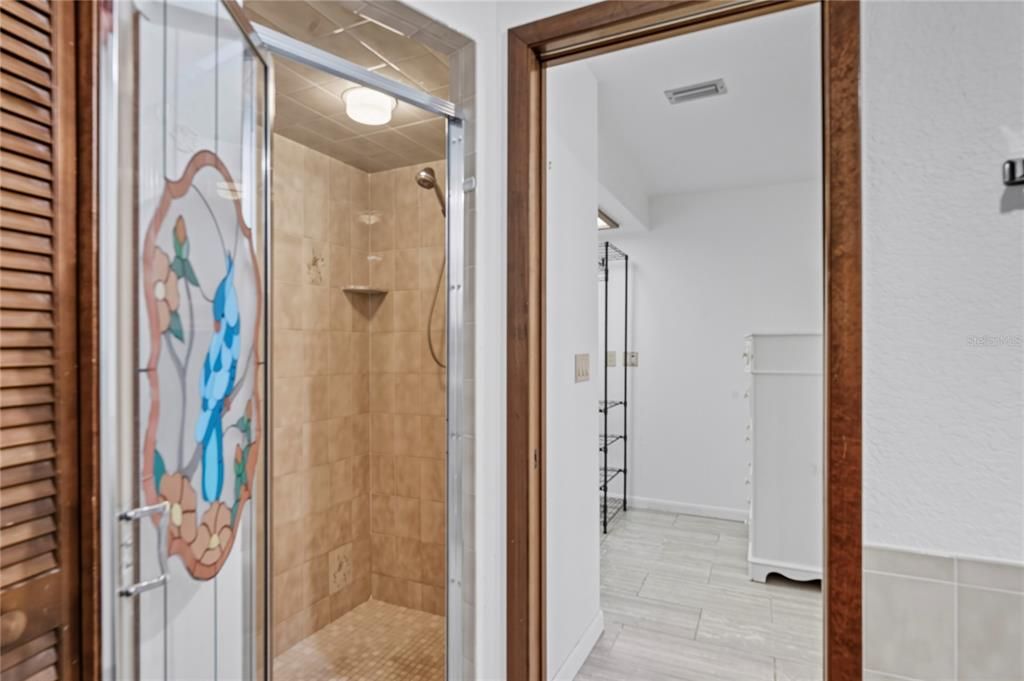 Под контрактом: $415,000 (3 спален, 3 ванн, 2052 Квадратных фут)